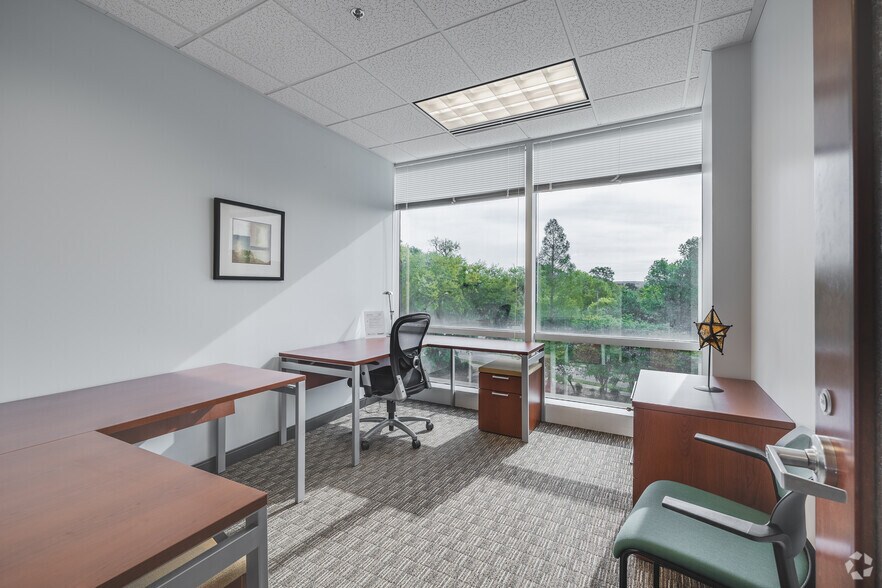 More Photos Of 4000 Faber Place Dr, North Charleston Coworking Space