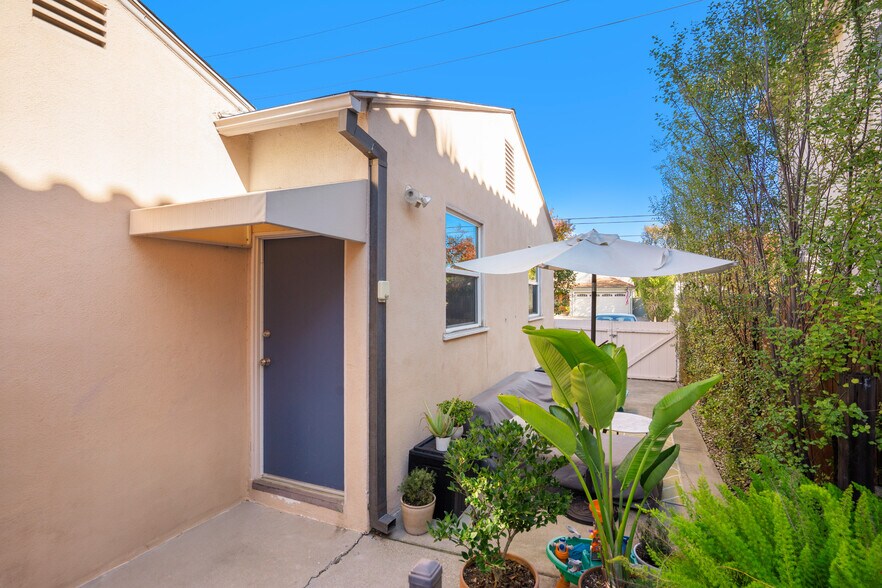 More Photos Of 2332 20th St, Santa Monica Apartments For Sale