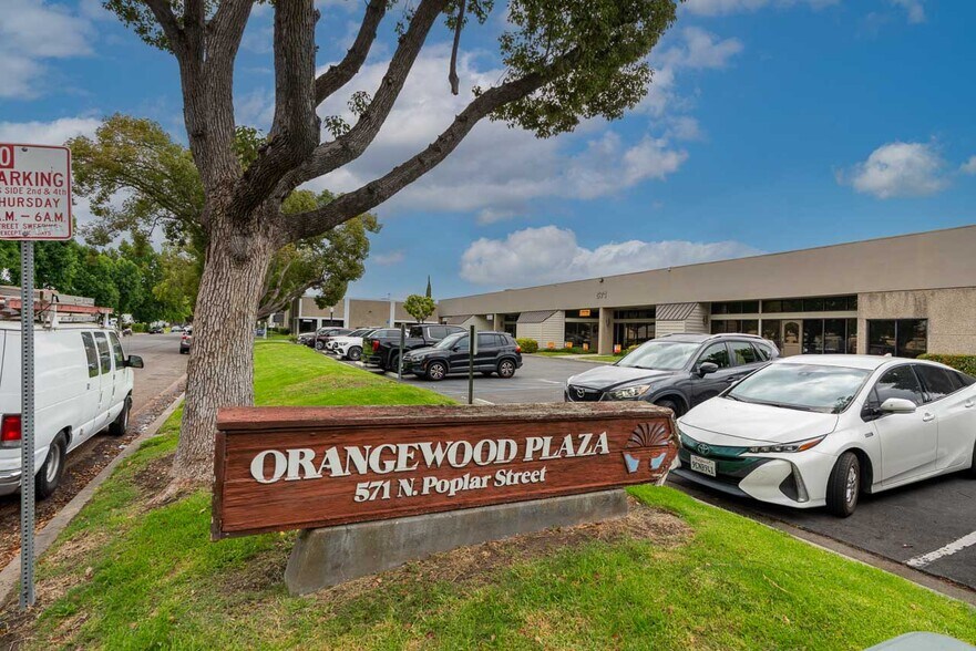 More Photos Of 1717-1745 W Orangewood Ave, Orange Office For Sale