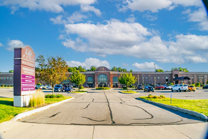 More Photos Of 2855 Miller Dr, Plymouth Medical For Lease