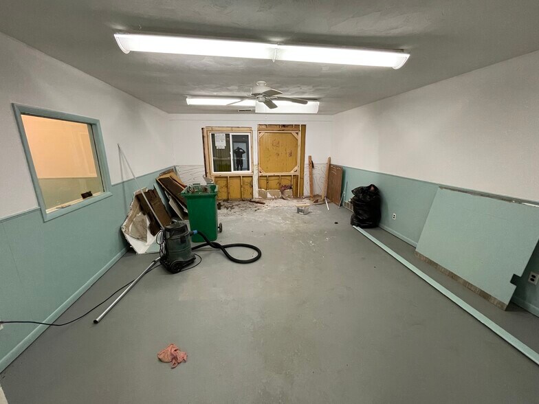 More Photos Of 6190 N Riverview Dr, Kalamazoo Warehouse For Sale