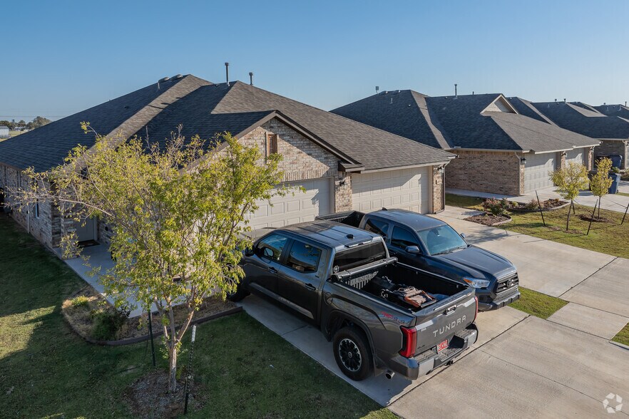 More Photos Of 646 Marlin Ct, Chickasha Apartments For Sale