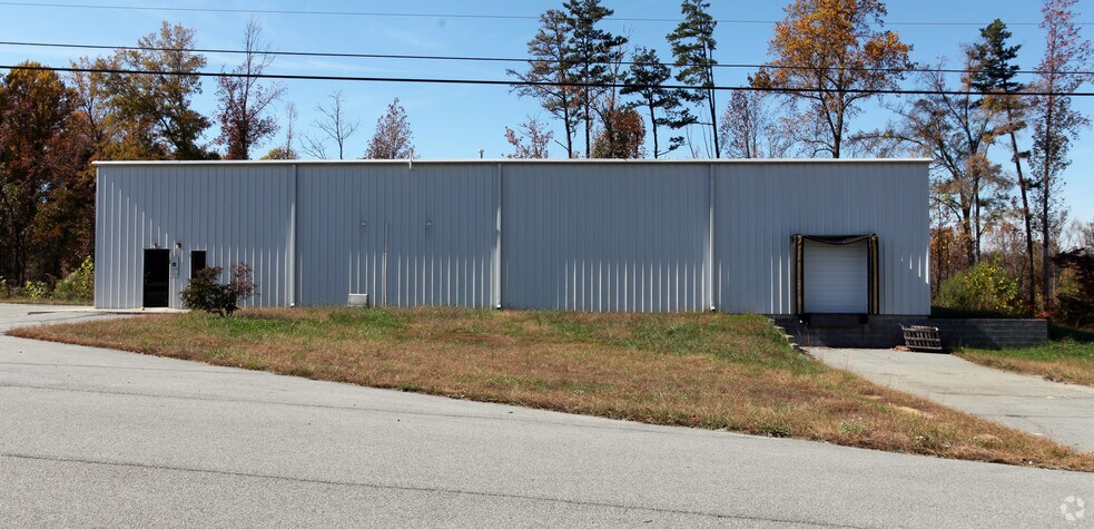 More Photos Of 3123 Cedar Park, Greensboro Warehouse For Lease