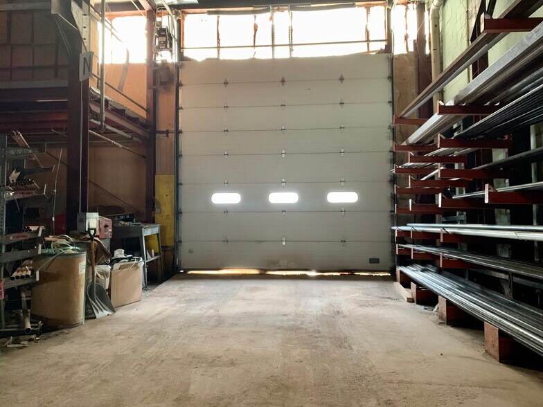 More Photos Of 240 Chestnut St, Liberty Warehouse For Lease