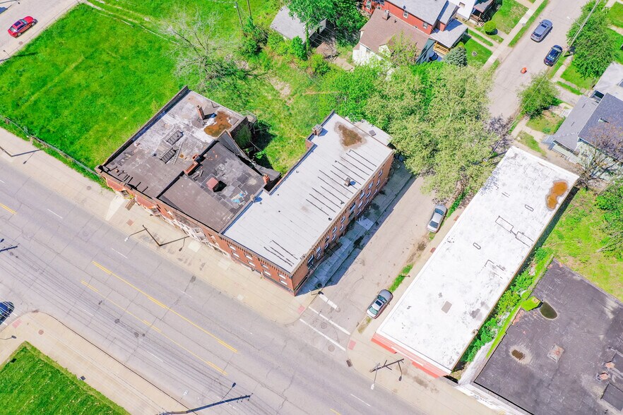More Photos Of 11239 Superior Ave, Cleveland General Retail For Sale