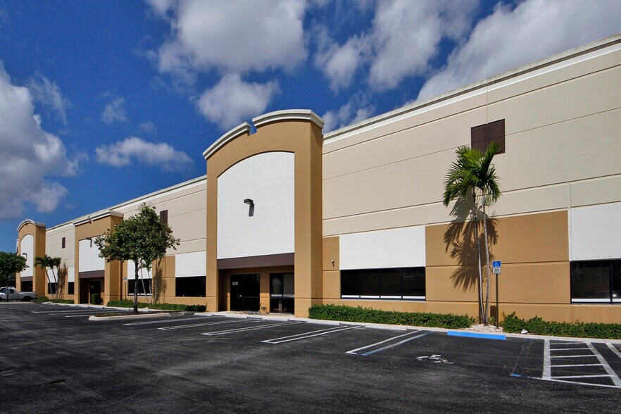 More Photos Of 6250-6270 N Hiatus Rd, Tamarac Unknown For Lease