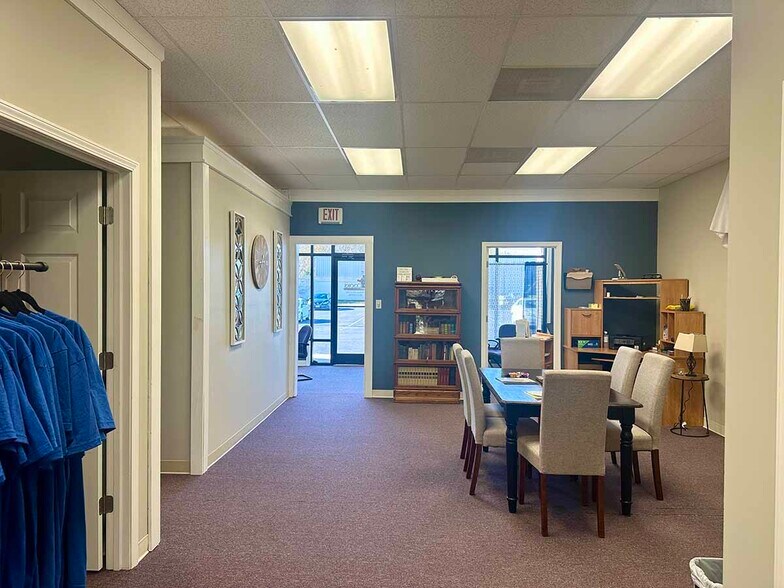 More Photos Of 3966 Bristol Hwy, Johnson City Freestanding For Sale