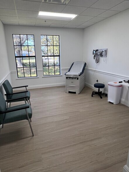 More Photos Of 2520 Tamiami Trl N, Nokomis Medical For Lease