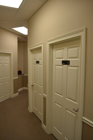 More Photos Of 3930 Mezzanine Dr, Lafayette Medical For Lease