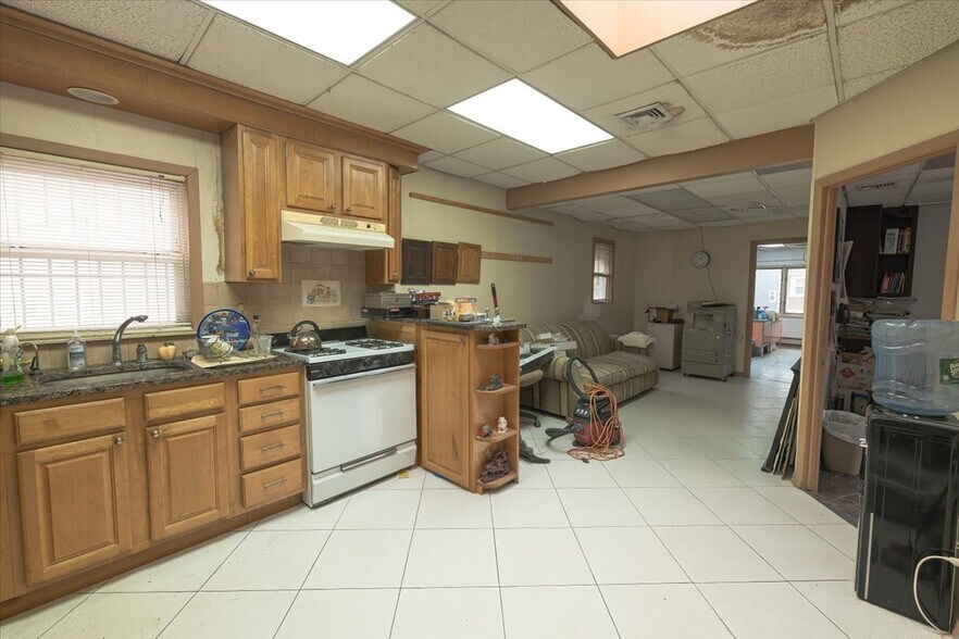 More Photos Of 7-17-21 Hoffman, East Orange Distribution For Sale