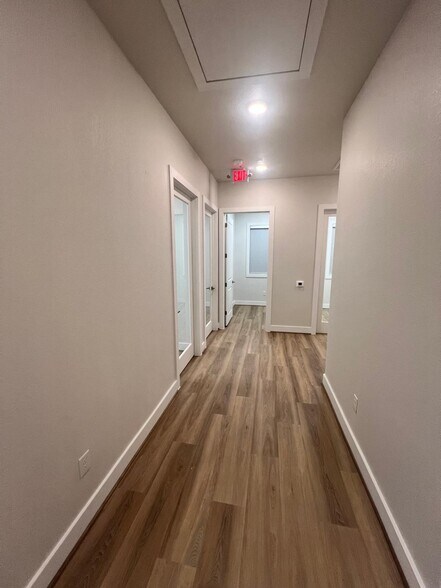 More Photos Of 16702 House Hahl Rd, Cypress Medical For Lease