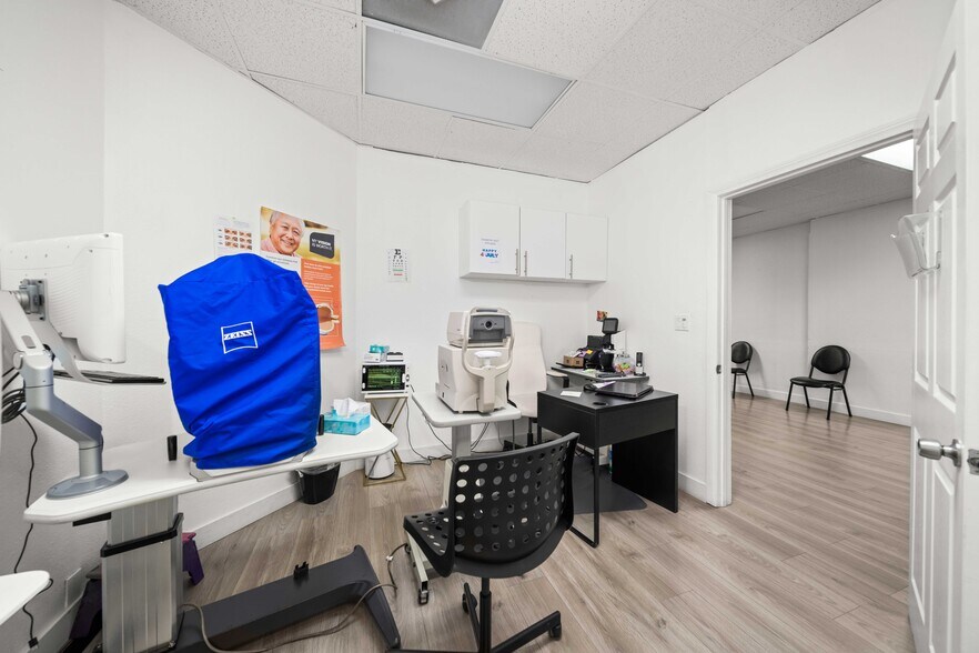 More Photos Of 516 W Lancaster Blvd, Lancaster Freestanding For Sale