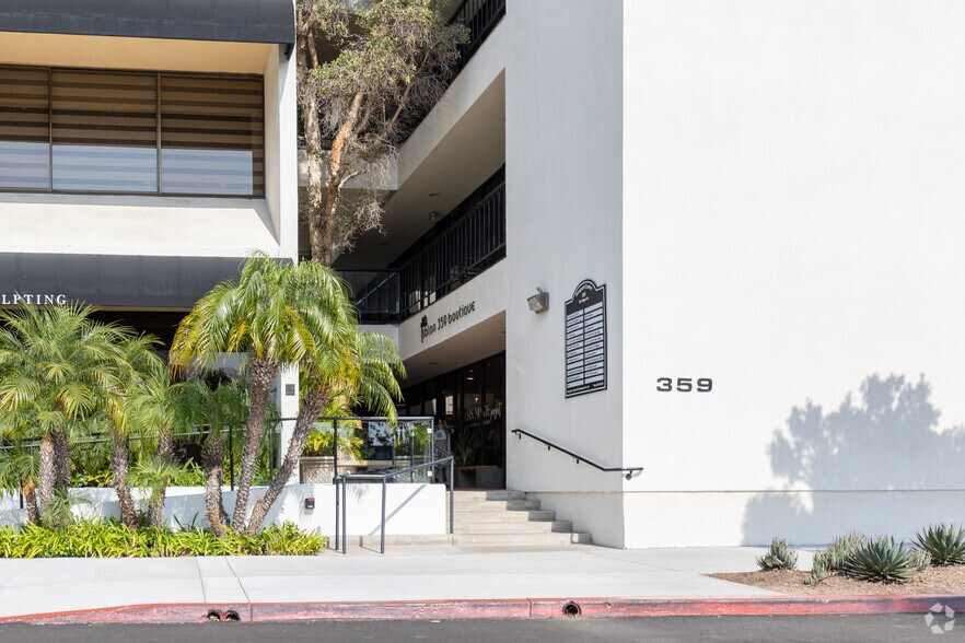 More Photos Of 359 San Miguel Dr, Newport Beach Office For Lease