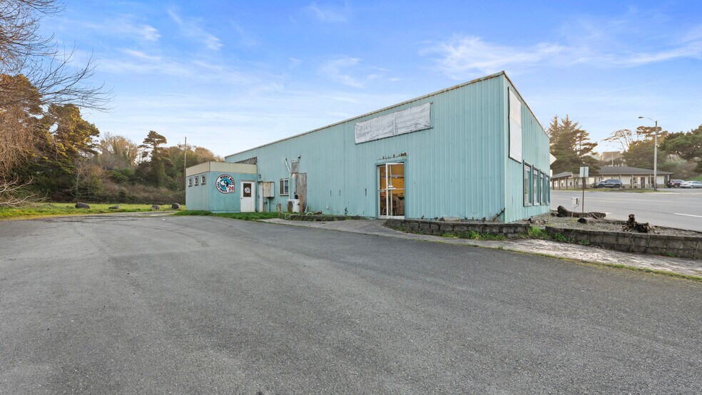 More Photos Of 240 Hwy 101, Bandon Freestanding For Sale