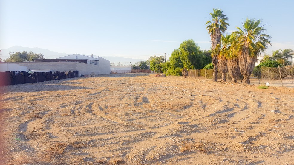 More Photos Of 14848 Slover Ave, Fontana Land For Lease