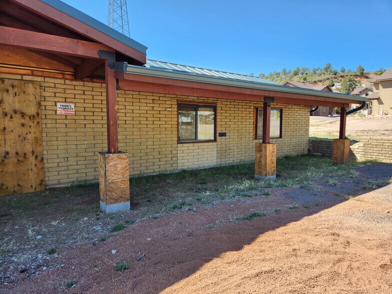 More Photos Of 704 S Meadow St, Payson Office For Sale