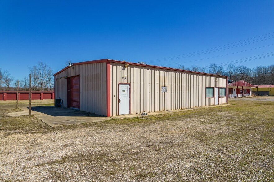 More Photos Of 600 Market, Bolivar Self Storage For Sale