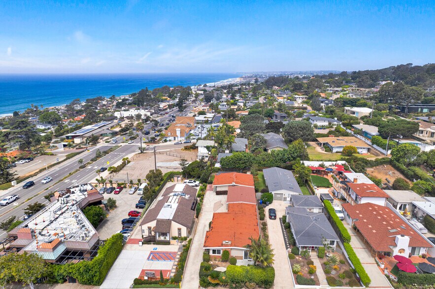 More Photos Of 330 9th St, Del Mar Apartments For Sale