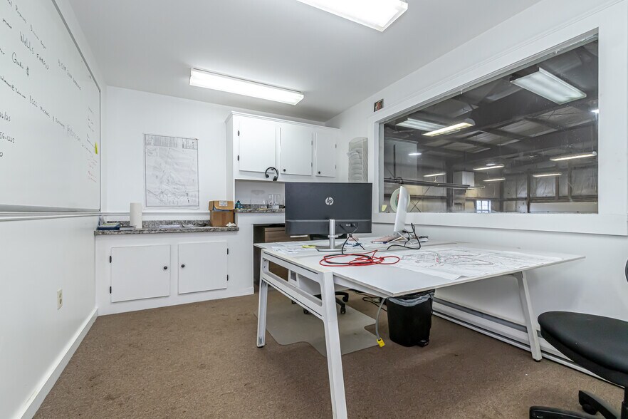 More Photos Of 201 Route 13, Brookline Light Distribution For Sale