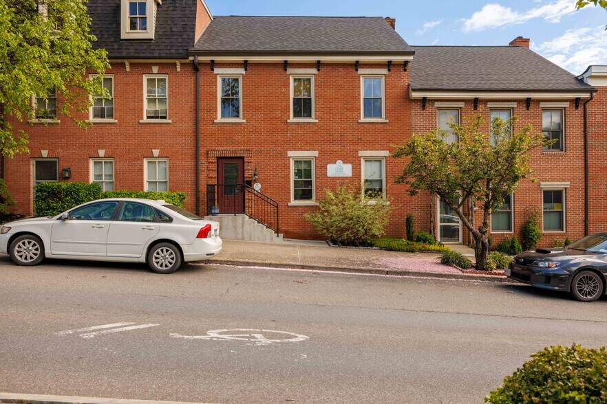 More Photos Of 74 Broadway, Kingston Office For Sale