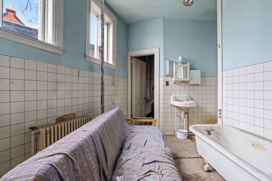 More Photos Of , Utica Unknown For Sale