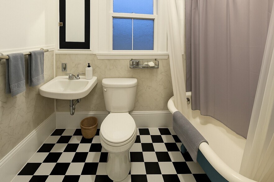 More Photos Of 364-366 10th St, San Francisco Storefront Retail Residential For Sale