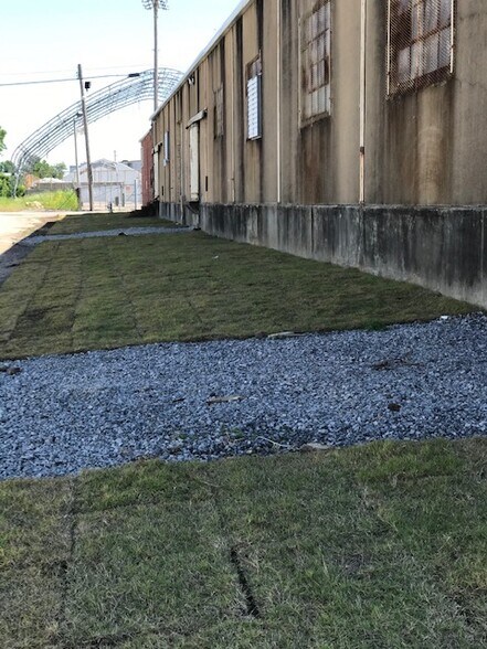 More Photos Of 66 W Colorado Ave, Memphis Warehouse For Lease