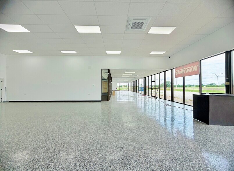 More Photos Of 3601 N Van Buren Byp, Enid Freestanding For Lease