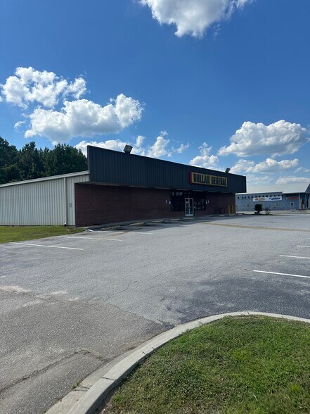 More Photos Of 362 Stonewall Jackson Blvd, Orangeburg Freestanding For Sale