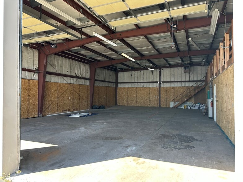More Photos Of 114 NE Penn Ave, Bend Industrial For Lease