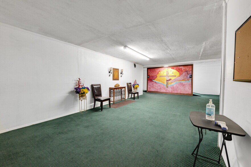 More Photos Of 139 Twilight Rd, Lancaster Religious Facility For Sale