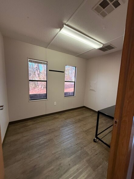 More Photos Of 1128 Dean Forest Rd, Savannah Office For Lease