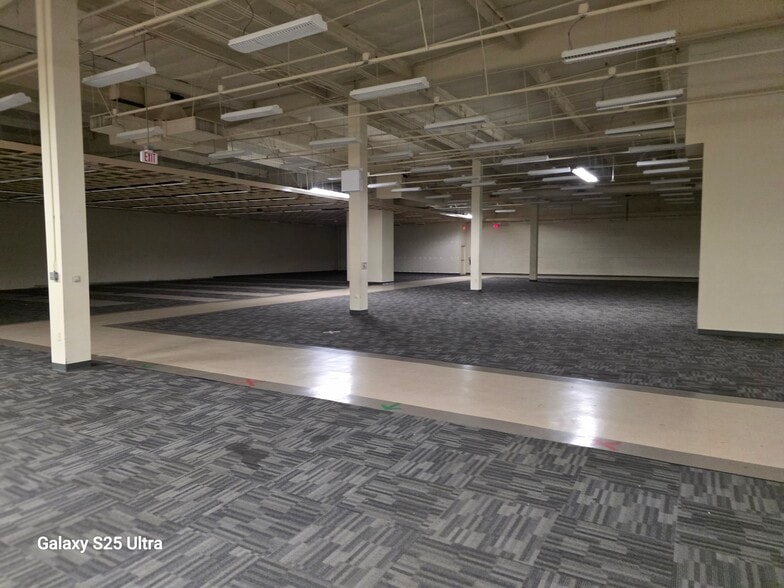 More Photos Of 3870 Tyler St, Riverside Freestanding For Lease