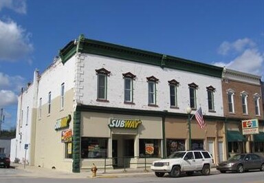More Photos Of 127 S State St, South Whitley Freestanding For Lease