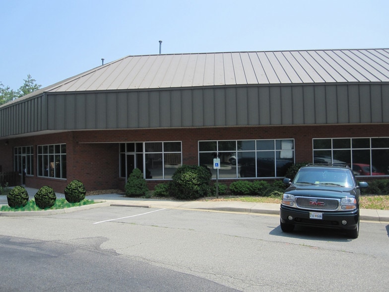 More Photos Of 519-525 Branchway Rd, North Chesterfield Light Distribution For Sale