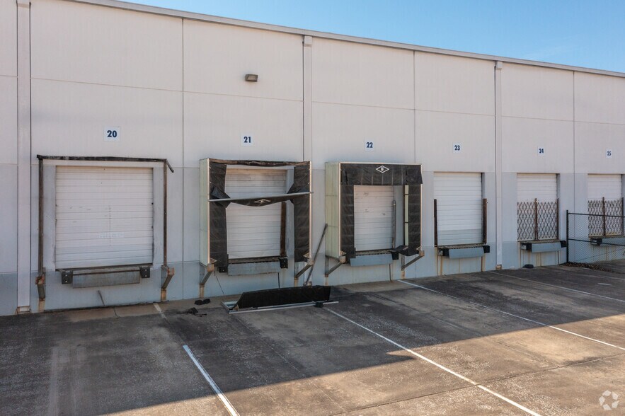 More Photos Of 3800 Brittmoore Rd, Houston Unknown For Lease