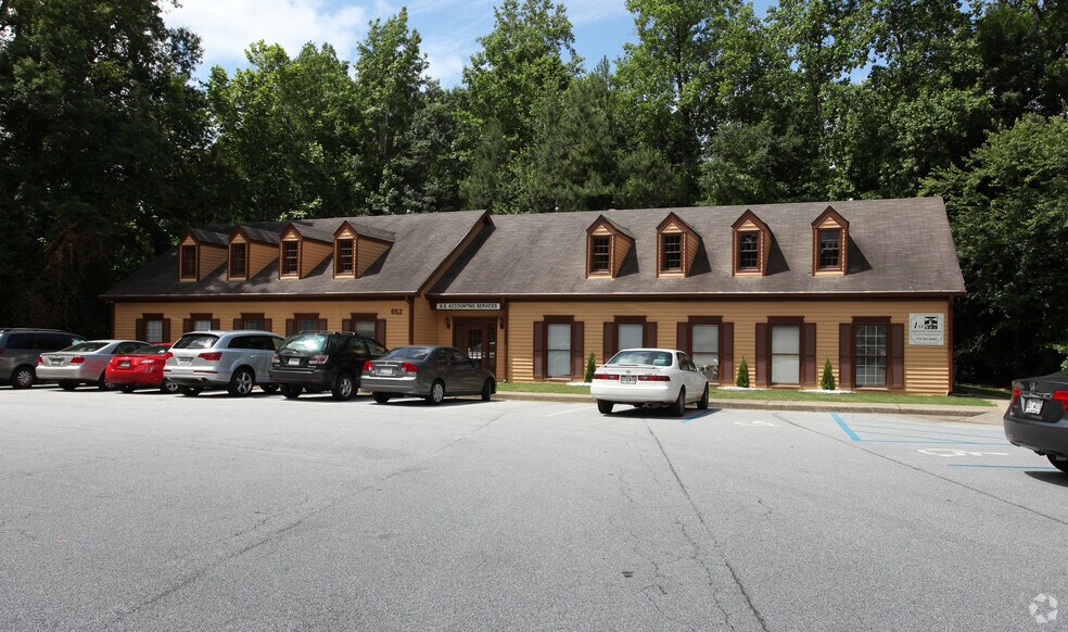 More Photos Of 652 Exchange Pl, Lilburn Office For Lease