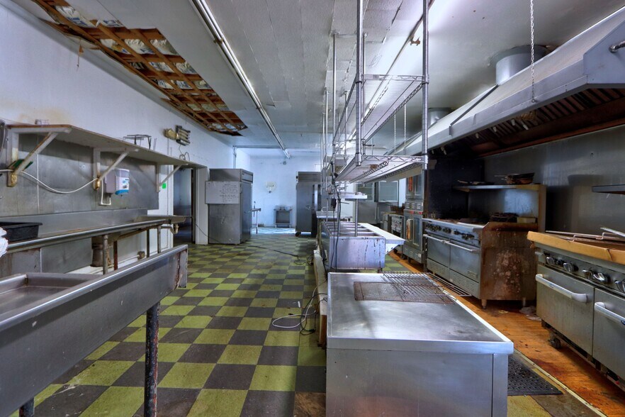 More Photos Of 1978 Route 5 & 20, Waterloo Township Restaurant For Lease