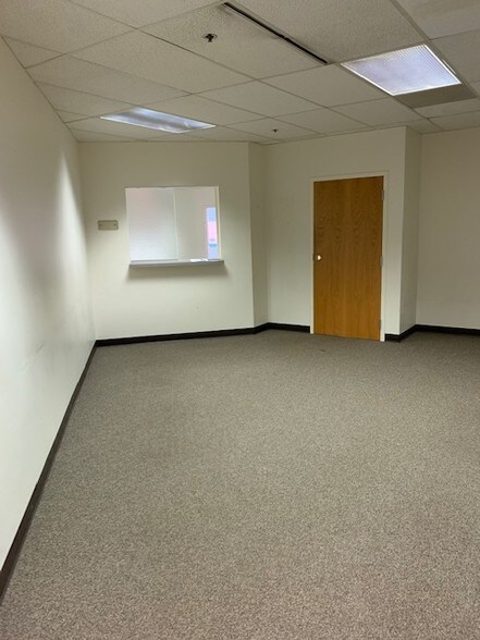 More Photos Of 16216 Baxter Rd, Chesterfield Medical For Lease