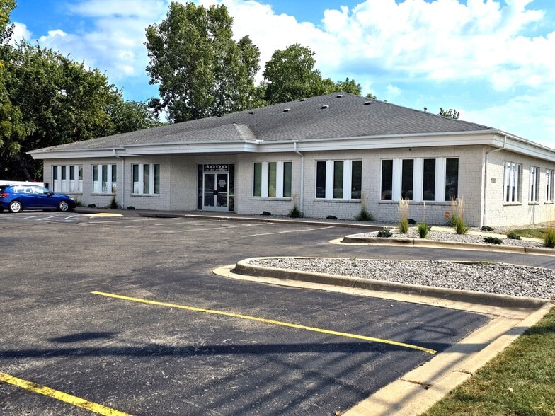 Primary Photo Of 1000 W Saint Joseph St, Lansing Medical For Lease