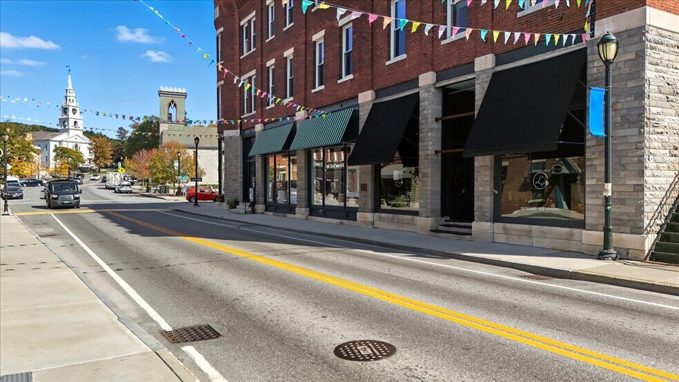 More Photos Of 10 Merchants Row, Middlebury Apartments For Sale