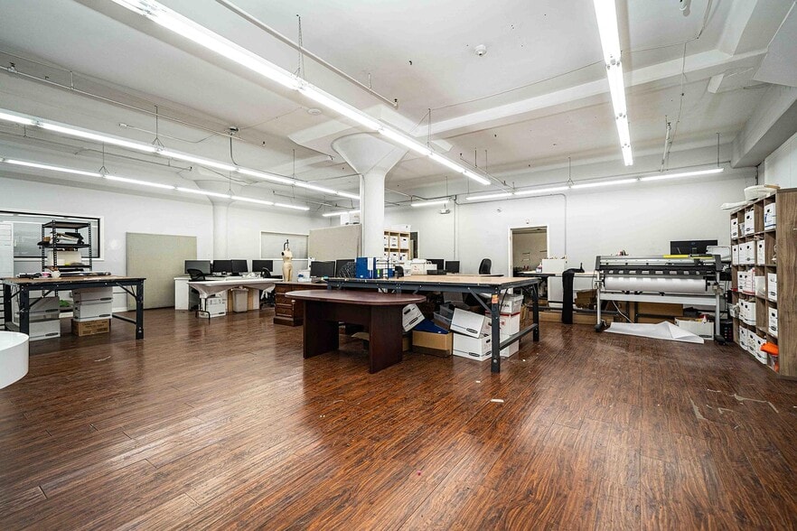 More Photos Of 4383 Fruitland Ave, Vernon Manufacturing For Sale