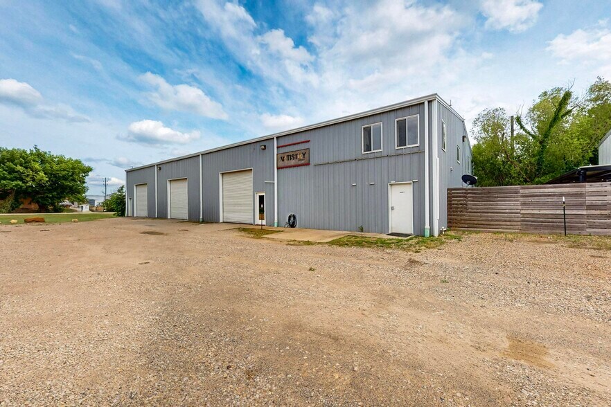 Primary Photo Of 11544 Cockleburr Rd, Roanoke Warehouse For Lease