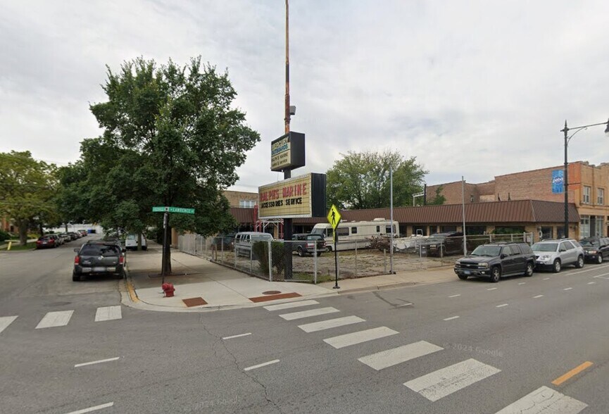 Primary Photo Of 4133-4135 W Lawrence Ave, Chicago General Retail For Sale