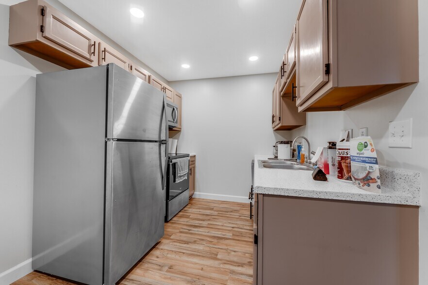 More Photos Of 940 Stewart St, Morgantown Apartments For Sale