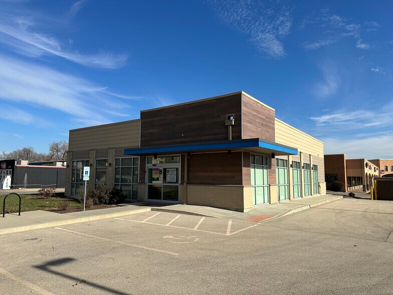 More Photos Of 520 Cunningham, Urbana Medical For Lease