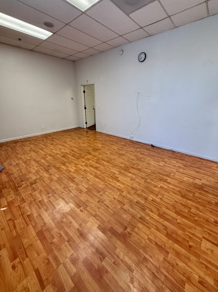 More Photos Of 12942 Galway St, Garden Grove Storefront Retail Office For Lease