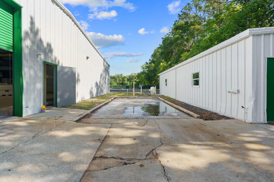 More Photos Of 13595 SE 31st Ave, Summerfield Warehouse For Sale