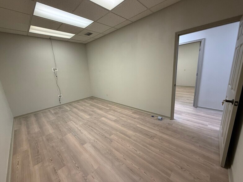 More Photos Of 2400 W Michigan Ave, Pensacola Unknown For Lease