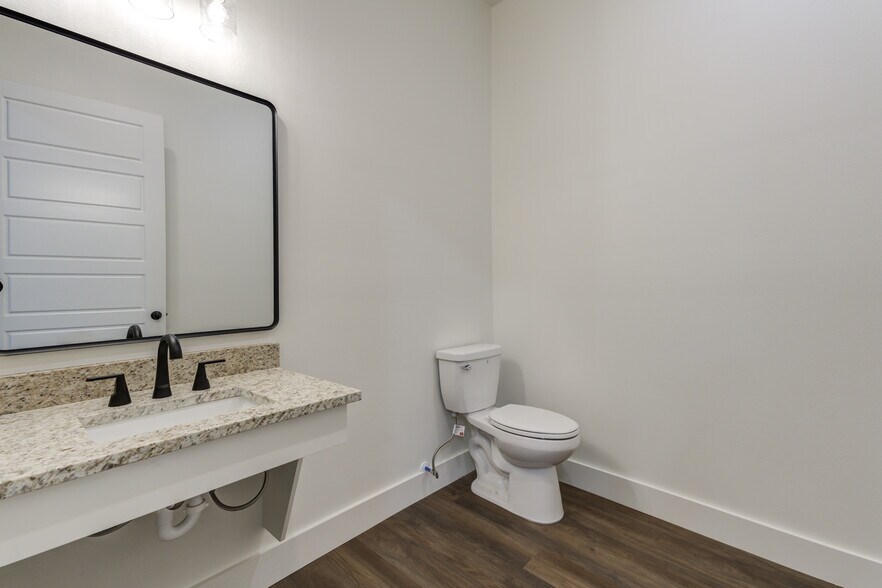 More Photos Of 8922 County Road 6820, Lubbock Warehouse For Sale